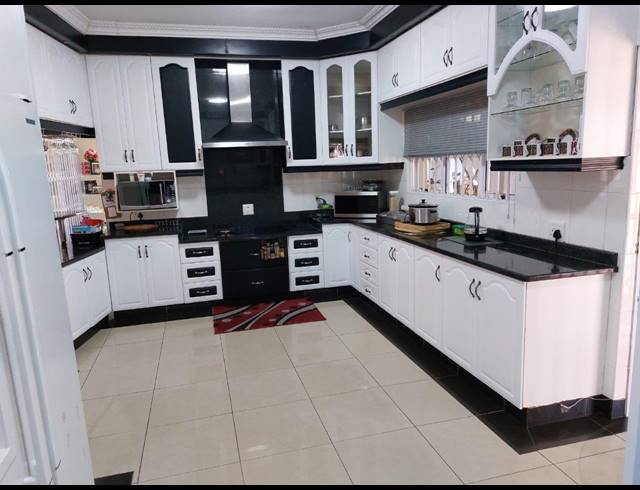 4 BEDROOM HOUSE FOR SALE IN NEW GERMANY